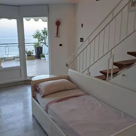 Beachfront Paradise - Panoramic Terrace, Monaco View & Private Access To Calandre Beach - French Riviera Liguria Apartamento Ventimiglia
